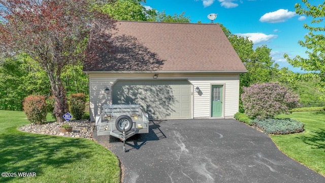 view of detached garage