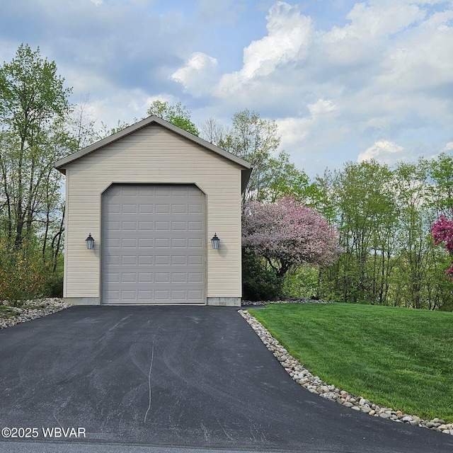 detached garage with driveway