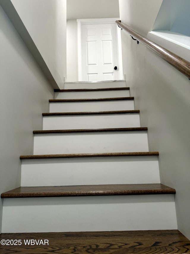 218 High St, Lock Haven, PA 17745 - view of staircase