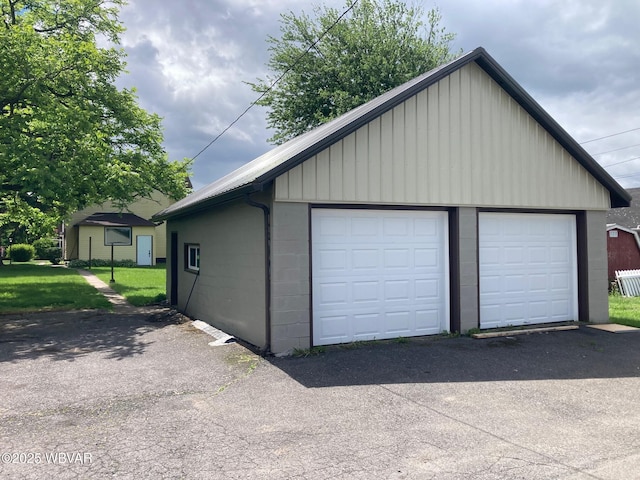 215 E 8th St, Watsontown, PA 17777 - view of detached garage