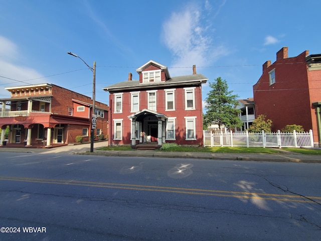 view of front of house