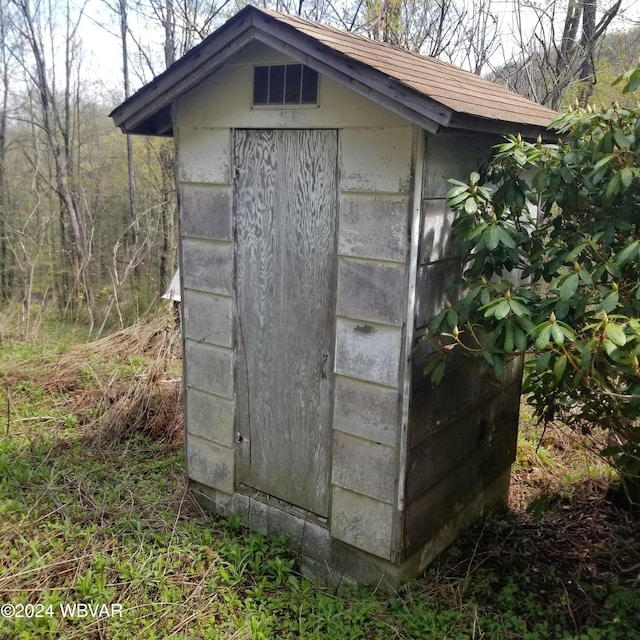 view of outdoor structure