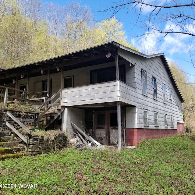 view of side of property