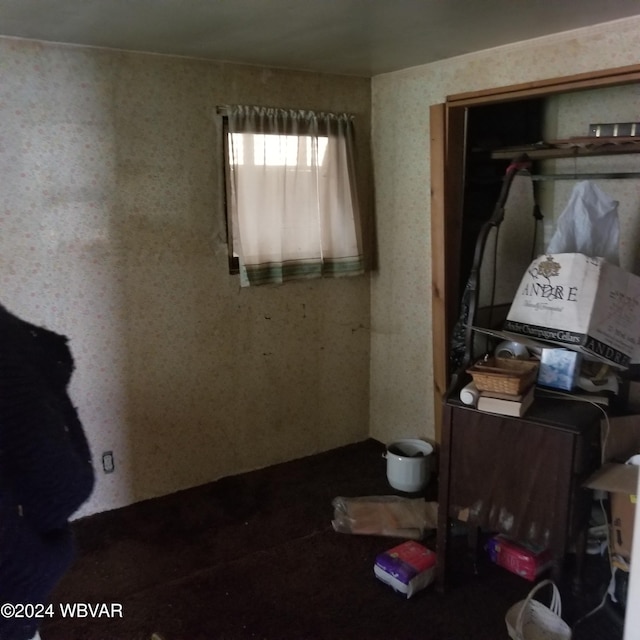 unfurnished bedroom featuring a closet