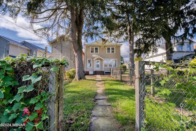 exterior space featuring a front yard