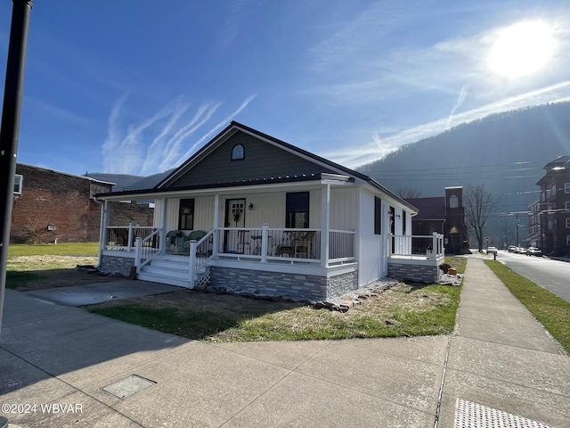 view of front of house featuring a porch