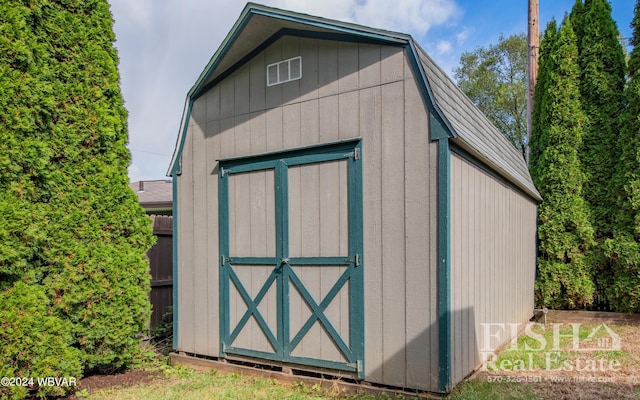 view of outbuilding