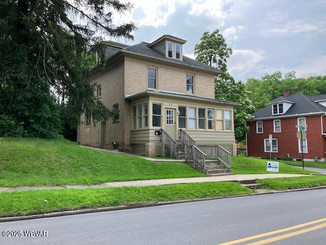 130 N Fairview St, Lock Haven, PA 17745 - traditional style home featuring entry steps and a front yard