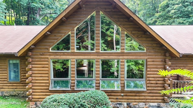 view of home's exterior featuring log exterior