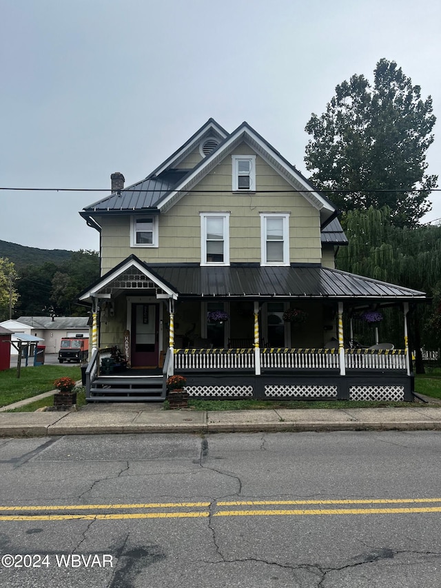 view of front of house with a porch