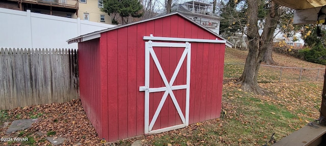 view of outbuilding