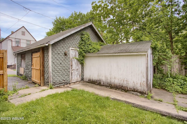330 High St, Williamsport, PA 17701 - view of garage