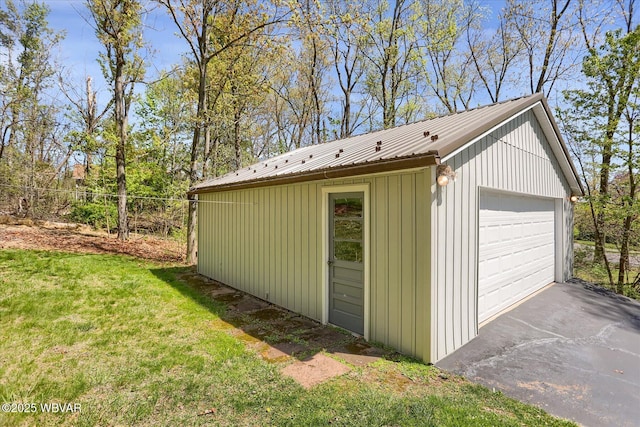 view of detached garage