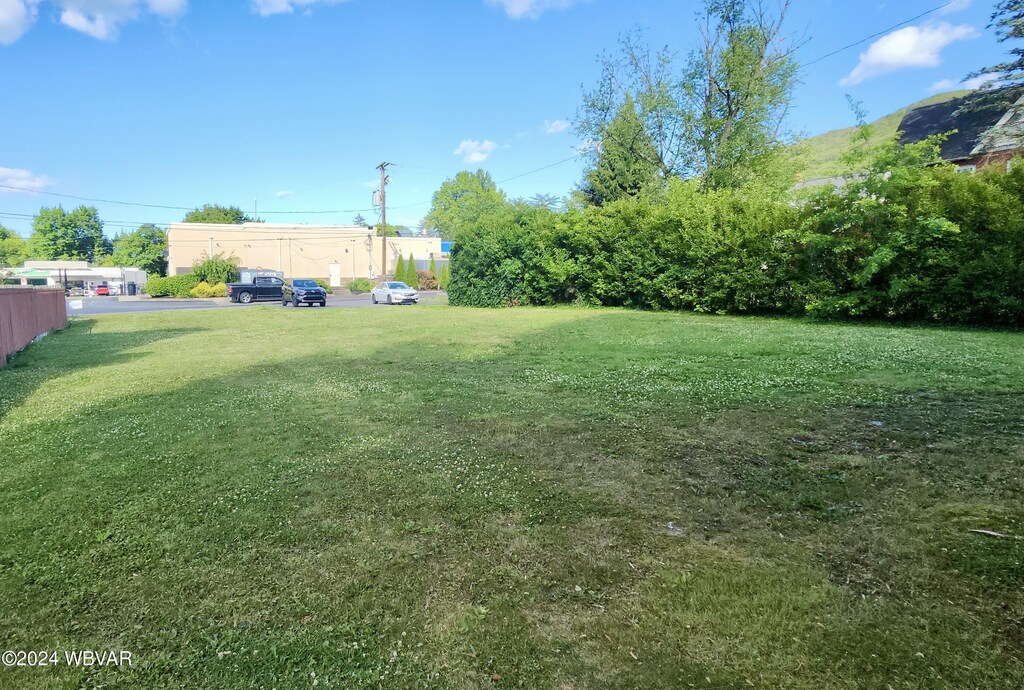 621 S Market St S, Williamsport, PA 17702 - photo 2