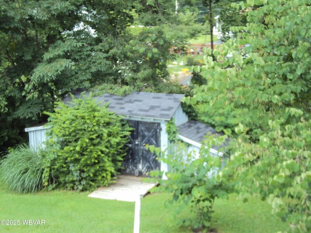 117 Oak Ln, Lock Haven, PA 17745 - view of yard with an outbuilding