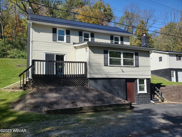 view of front of property featuring a deck