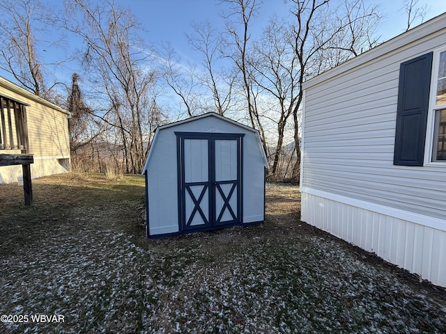 view of outbuilding