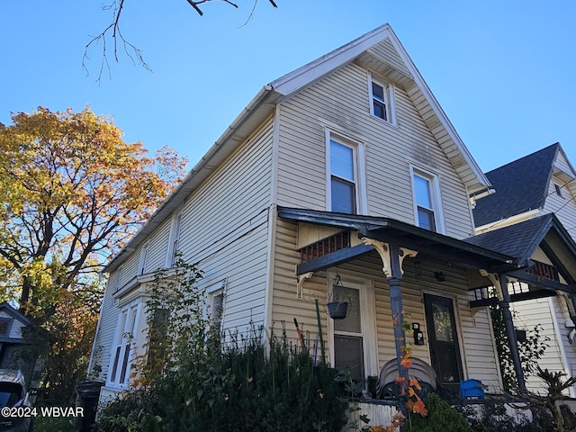 view of front facade