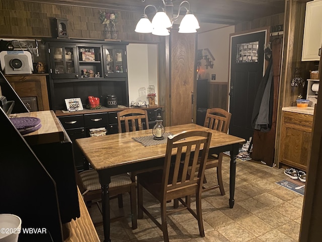 dining area with a notable chandelier