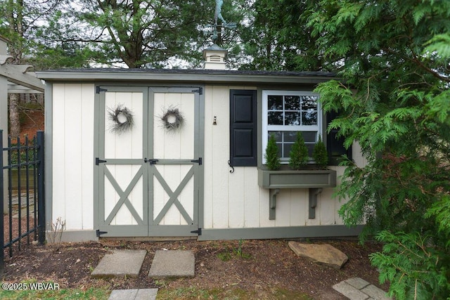 2528 N Hills Dr, Williamsport, PA 17701 - view of shed with fence