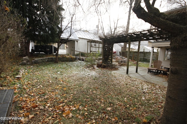 view of yard with a pergola