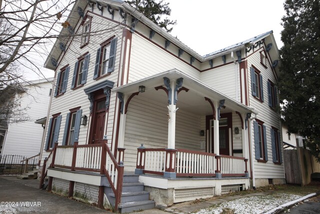 view of front of property with covered porch