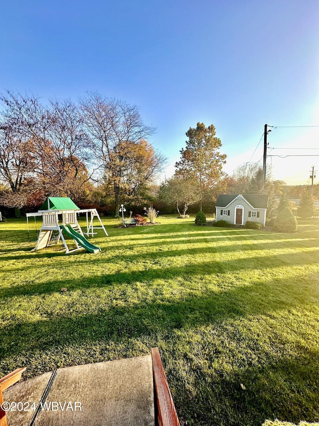 view of yard featuring a playground