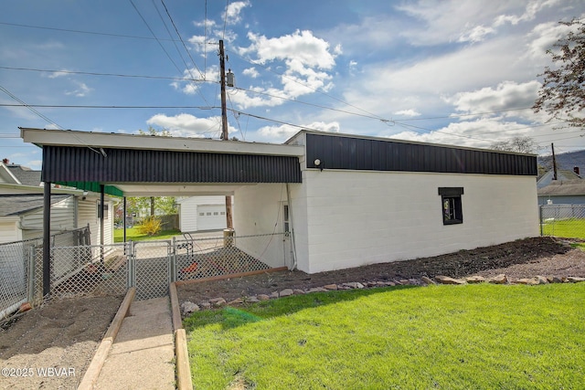 104 Pearl St, Lock Haven, PA 17745 - view of outbuilding featuring a gate and a carport