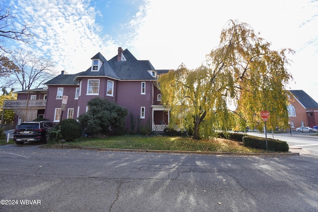 view of front of home