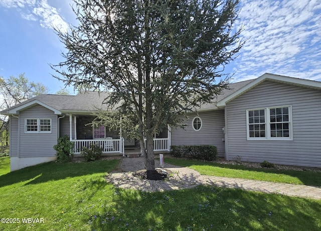 32 Chestnut Ct, Jersey Shore, PA 17740 - single story home with a porch, roof with shingles, and a front lawn