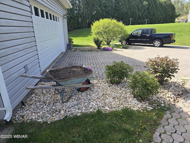 32 Chestnut Ct, Jersey Shore, PA 17740 - view of yard
