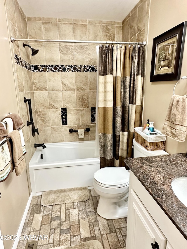 15 Hillview Ave, Williamsport, PA 17701 - bathroom with shower / tub combo with curtain, vanity, toilet, and baseboards