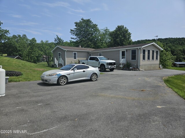 93 Woodside Rd, Danville, PA 17821 - view of front of house featuring a front lawn