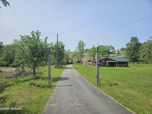 93 Woodside Rd, Danville, PA 17821 - view of asphalt road
