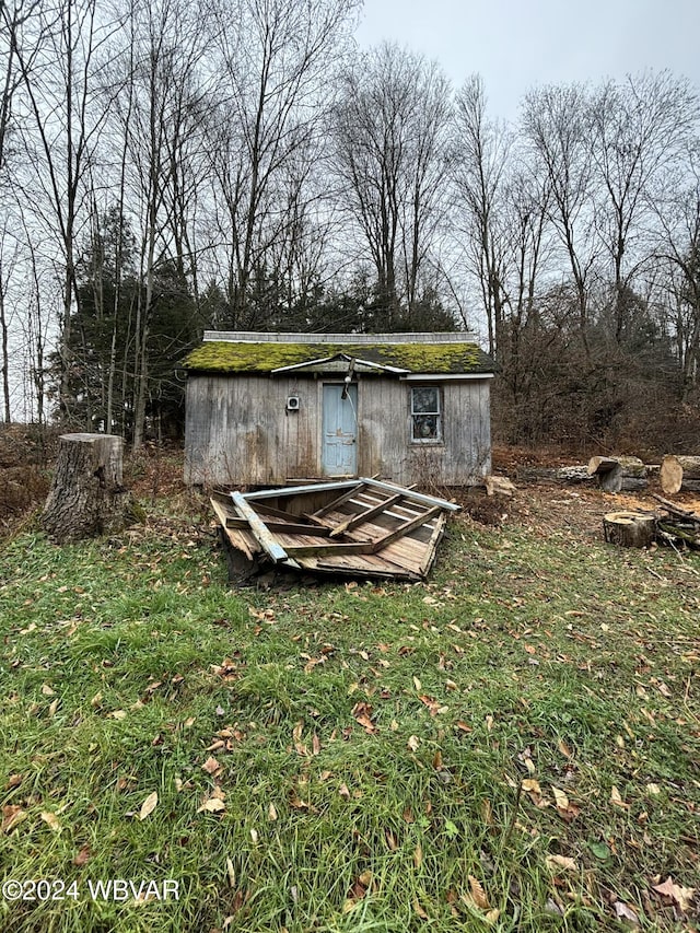 view of outdoor structure