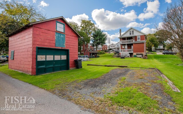 exterior space featuring a yard