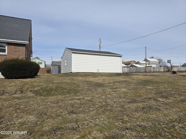 view of yard featuring fence