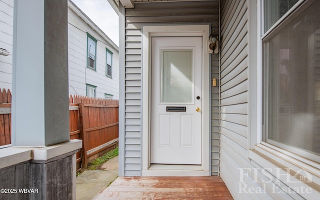 435 Grant St, Williamsport, PA 17701 - entrance to property featuring fence