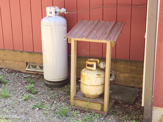 110 Worlds End Rd, Muncy Valley, PA 17758 - exterior view of propane tank