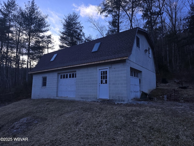 view of detached garage