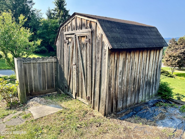 view of outbuilding