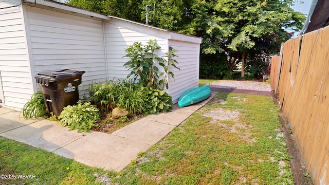 123 Broad St, Watsontown, PA 17777 - view of yard
