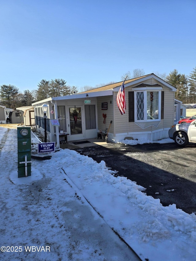 view of manufactured / mobile home