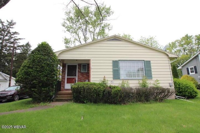1714 Princeton Ave, Williamsport, PA 17701 - view of front of property featuring a front yard