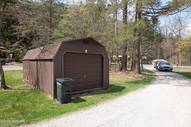 view of detached garage