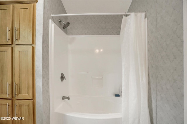 212 Sanctuary Blvd, Lock Haven, PA 17745 - bathroom featuring shower / tub combo