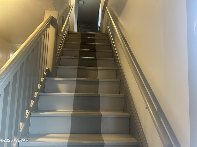 2401 Linn St, Williamsport, PA 17701 - view of staircase