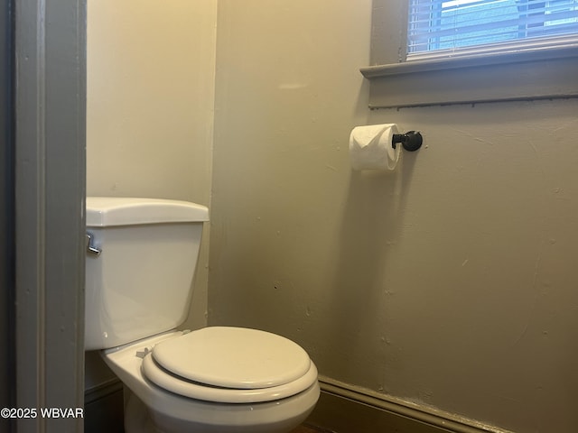 2401 Linn St, Williamsport, PA 17701 - bathroom with toilet