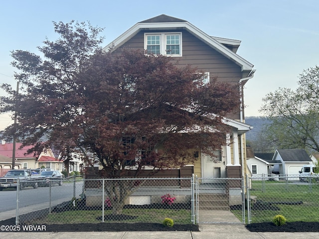 2401 Linn St, Williamsport, PA 17701 - view of front of property featuring a fenced front yard and a gate