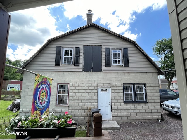 view of front facade